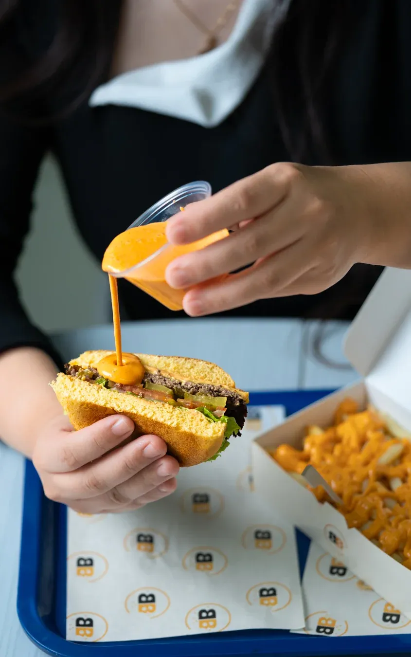 Blanche Burger — fast casual photography by MIROIR Studio, frame 5